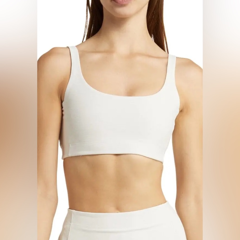 NWT Outdoor Voices FreeForm Scoop Bra in Milk Stone